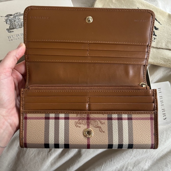 Authentic Burberry Haymarket Penrose Continental Wallet - Picture 3 of 10